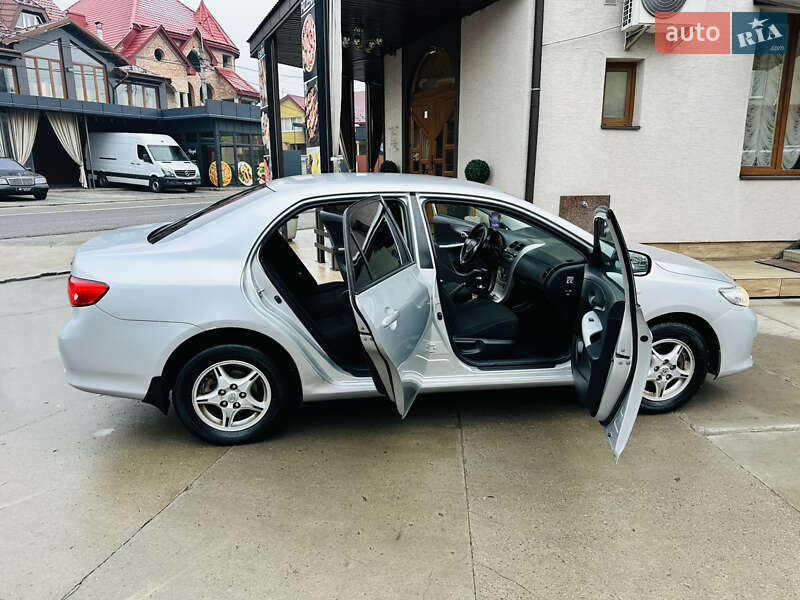 Седан Toyota Corolla 2008 в Грушево