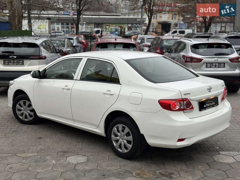 Седан Toyota Corolla 2011 в Одессе