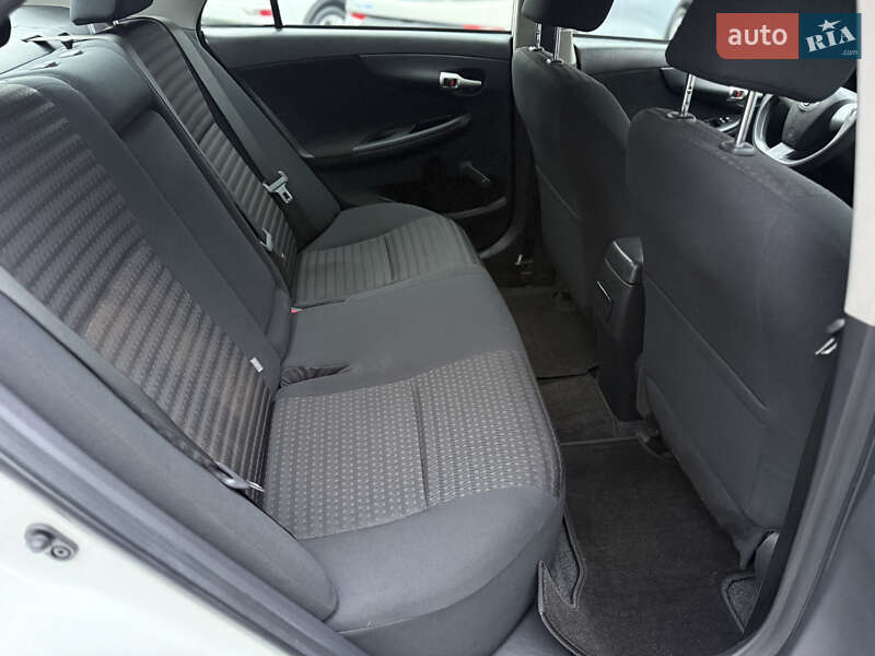 Седан Toyota Corolla 2011 в Одессе