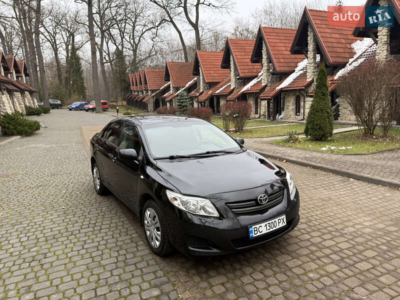 Седан Toyota Corolla 2008 в Львові