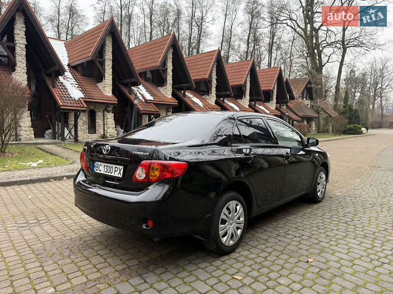 Седан Toyota Corolla 2008 в Львові