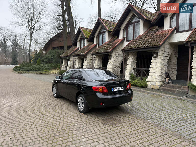 Седан Toyota Corolla 2008 в Львові