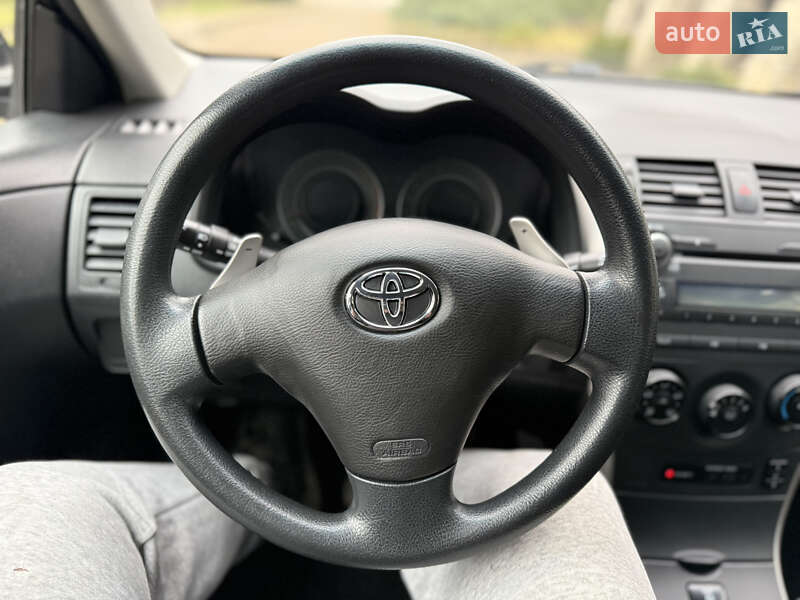 Седан Toyota Corolla 2008 в Львові