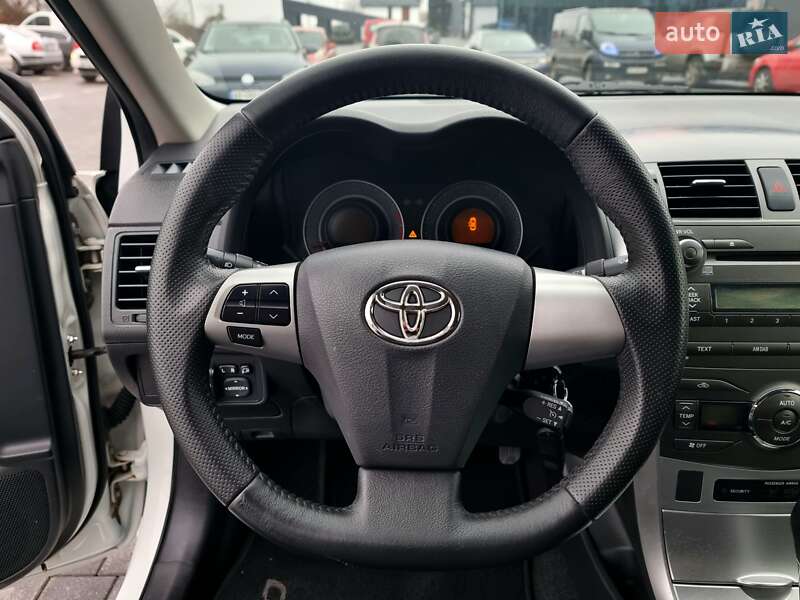 Седан Toyota Corolla 2012 в Вінниці