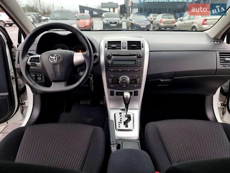 Седан Toyota Corolla 2012 в Вінниці