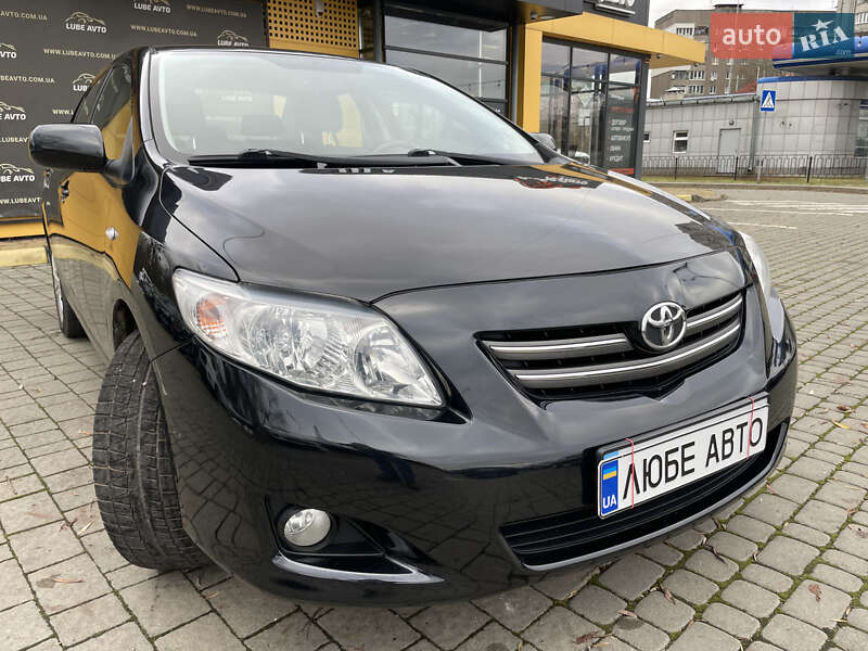 Седан Toyota Corolla 2008 в Львове