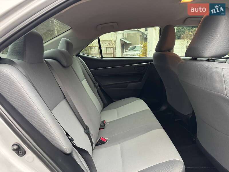 Седан Toyota Corolla 2015 в Одесі