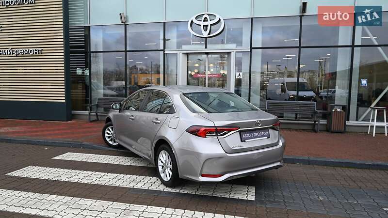 Седан Toyota Corolla 2021 в Києві