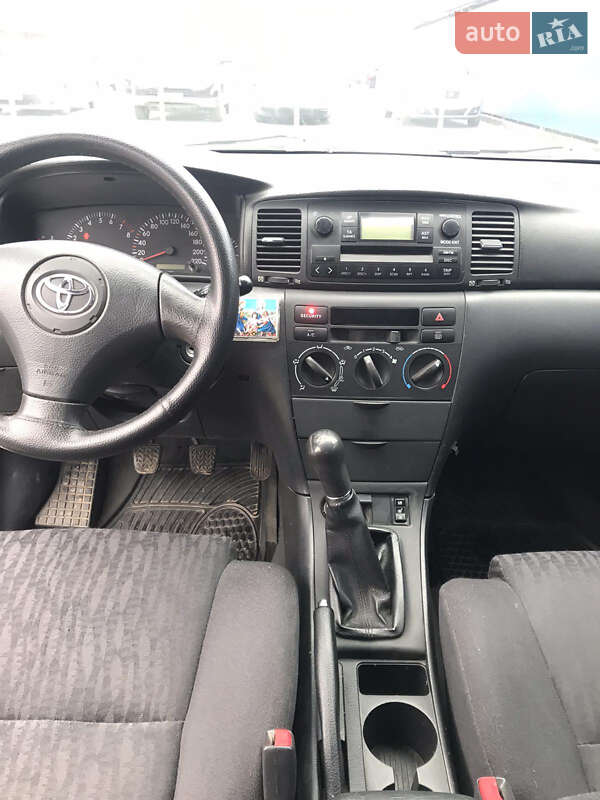 Седан Toyota Corolla 2002 в Калуше