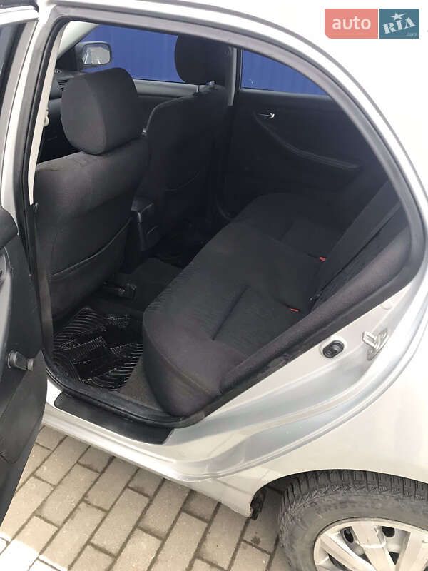 Седан Toyota Corolla 2002 в Калуше