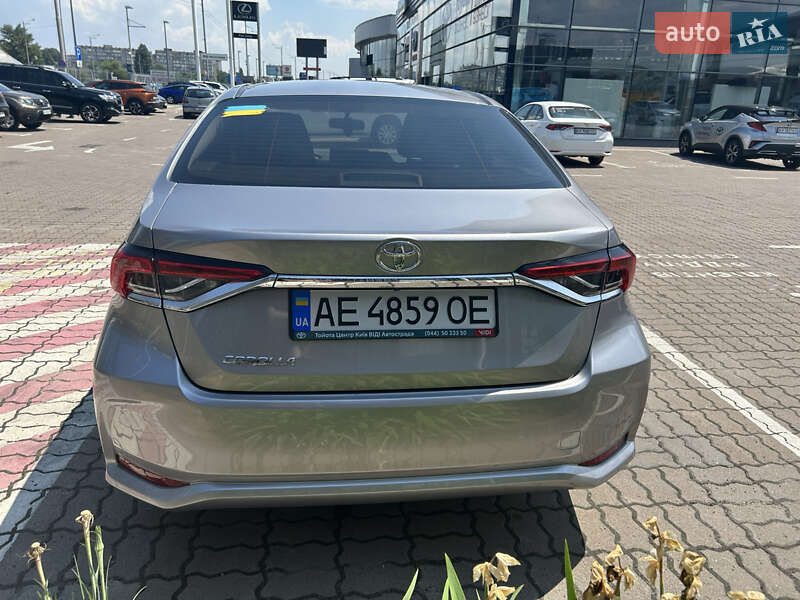 Седан Toyota Corolla 2020 в Києві