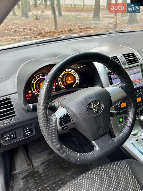 Седан Toyota Corolla 2012 в Києві