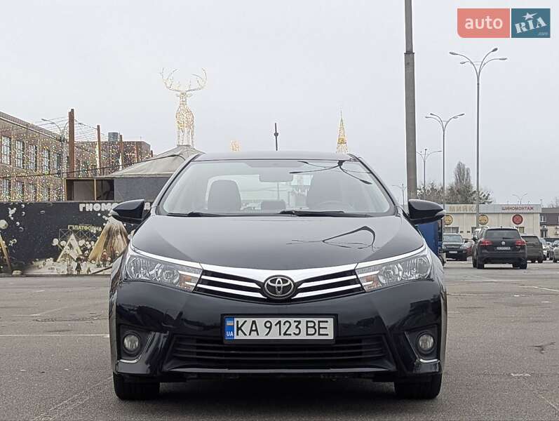 Седан Toyota Corolla 2013 в Києві