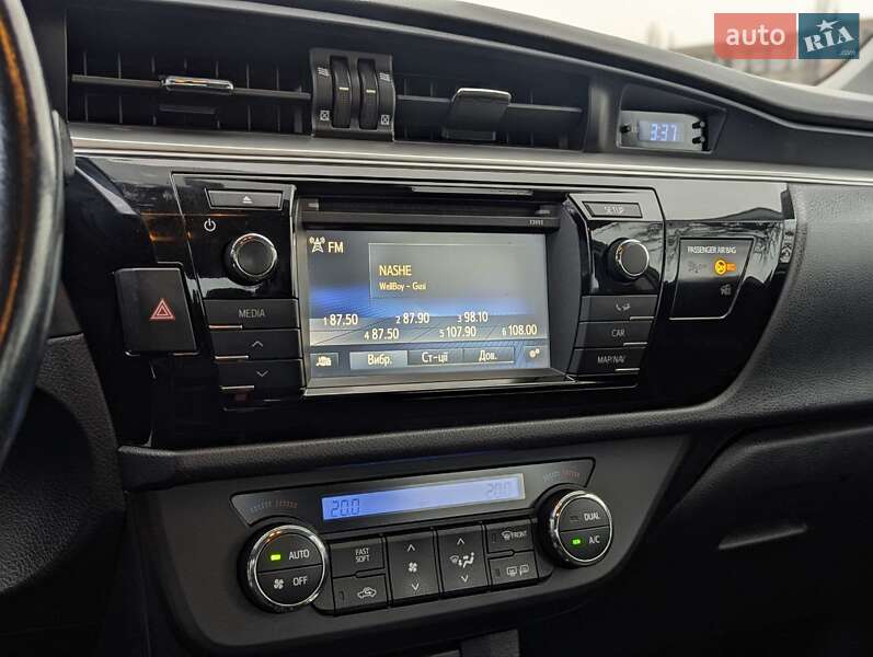 Седан Toyota Corolla 2013 в Києві