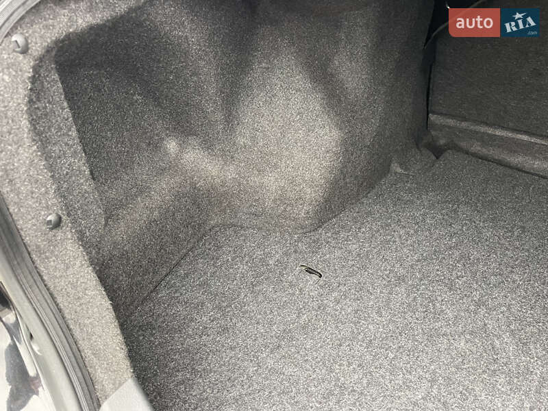 Седан Toyota Corolla 2012 в Киеве