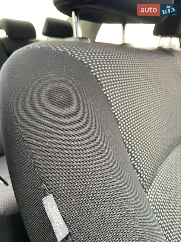 Седан Toyota Corolla 2012 в Киеве