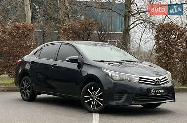 Седан Toyota Corolla 2016 в Киеве