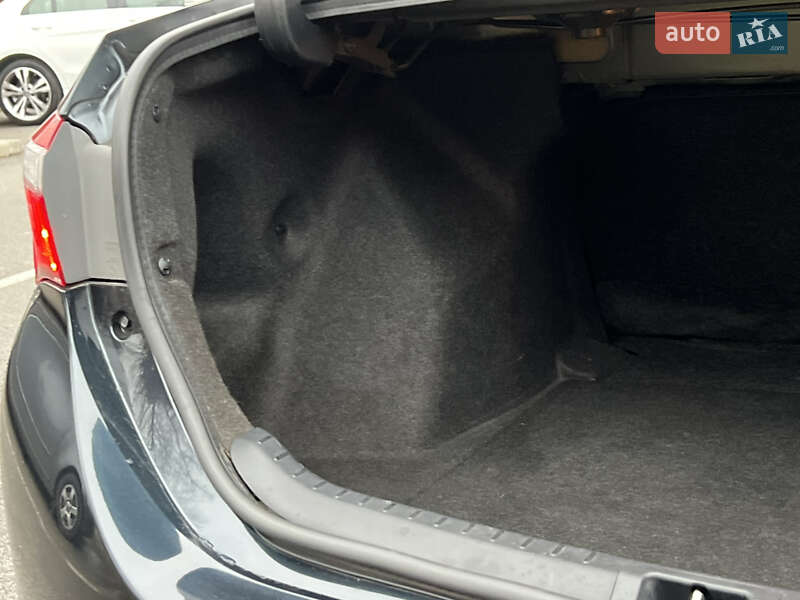 Седан Toyota Corolla 2016 в Києві фото 44 Седан Toyota Corolla 2016 в Києві