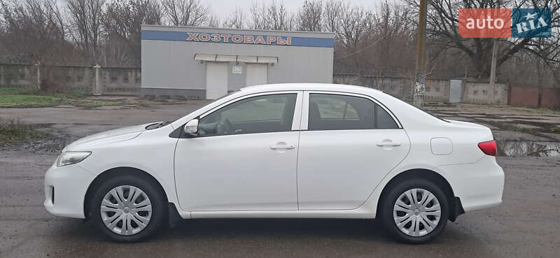 Седан Toyota Corolla 2012 в Желтых Водах