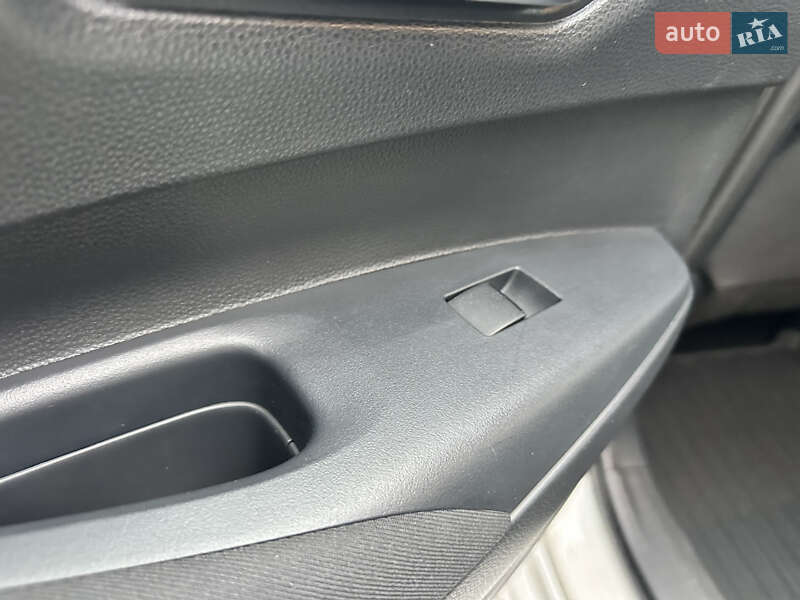 Седан Toyota Corolla 2020 в Киеве фото 10 Седан Toyota Corolla 2020 в Киеве