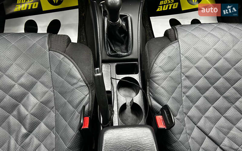 Седан Toyota Corolla 2005 в Черновцах