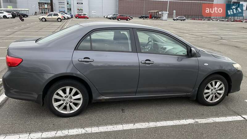 Седан Toyota Corolla 2008 в Киеве