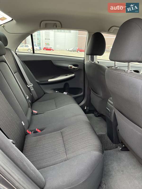 Седан Toyota Corolla 2008 в Киеве