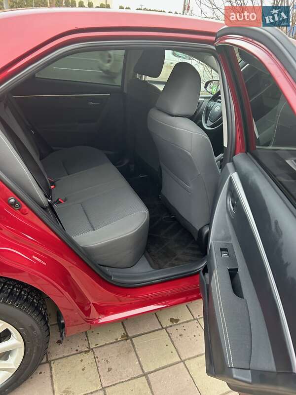 Седан Toyota Corolla 2017 в Тернополе фото 13 Седан Toyota Corolla 2017 в Тернополе