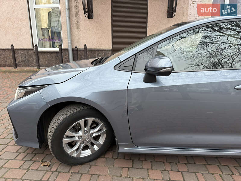 Седан Toyota Corolla 2019 в Кропивницком