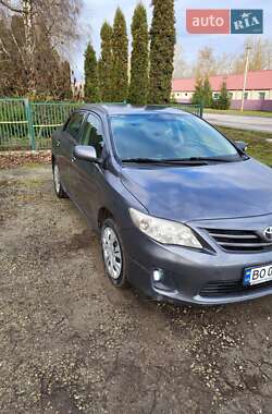Седан Toyota Corolla 2012 в Борщеві