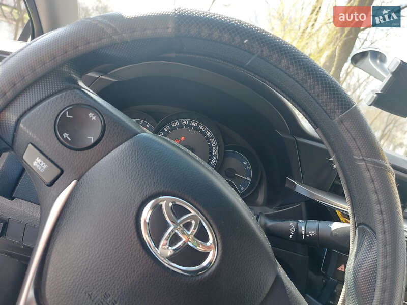 Седан Toyota Corolla 2013 в Кілії фото 14 Седан Toyota Corolla 2013 в Кілії