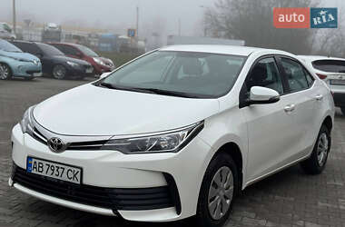 Седан Toyota Corolla 2017 в Виннице