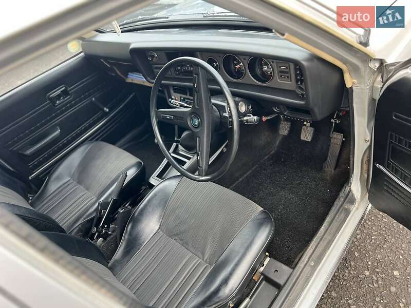 Седан Toyota Corolla 1984 в Овідіополі