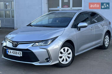 Седан Toyota Corolla 2022 в Києві