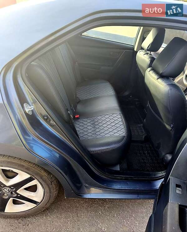 Седан Toyota Corolla 2017 в Миколаєві