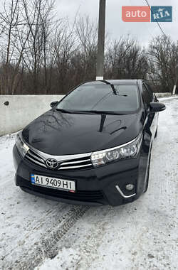 Седан Toyota Corolla 2015 в Києві
