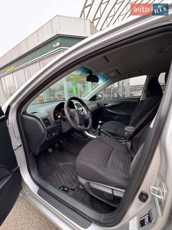 Седан Toyota Corolla 2011 в Бучаче фото 13 Седан Toyota Corolla 2011 в Бучаче