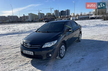 Седан Toyota Corolla 2012 в Киеве