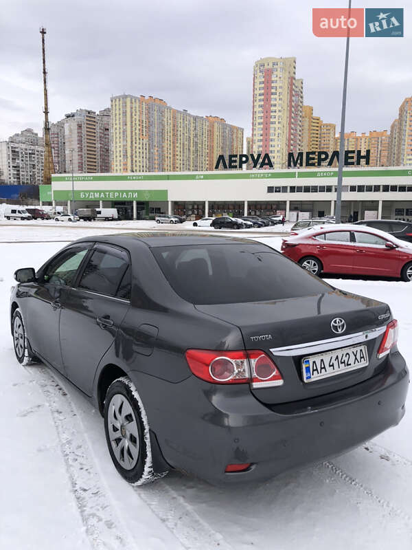Седан Toyota Corolla 2011 в Києві