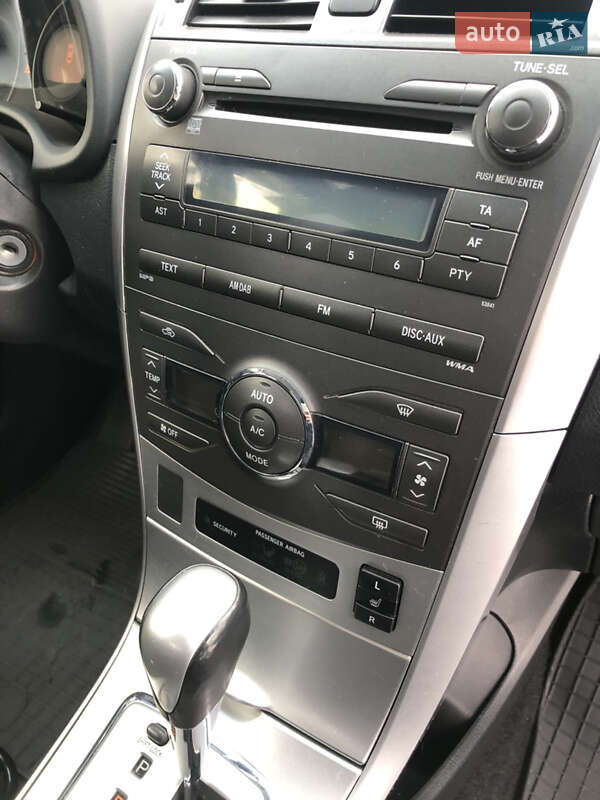 Седан Toyota Corolla 2011 в Києві