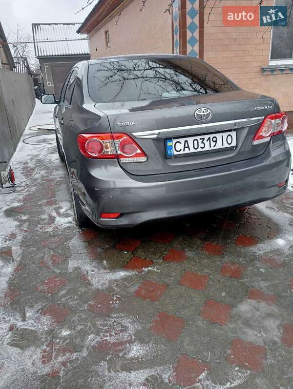 Седан Toyota Corolla 2012 в Кам'янці