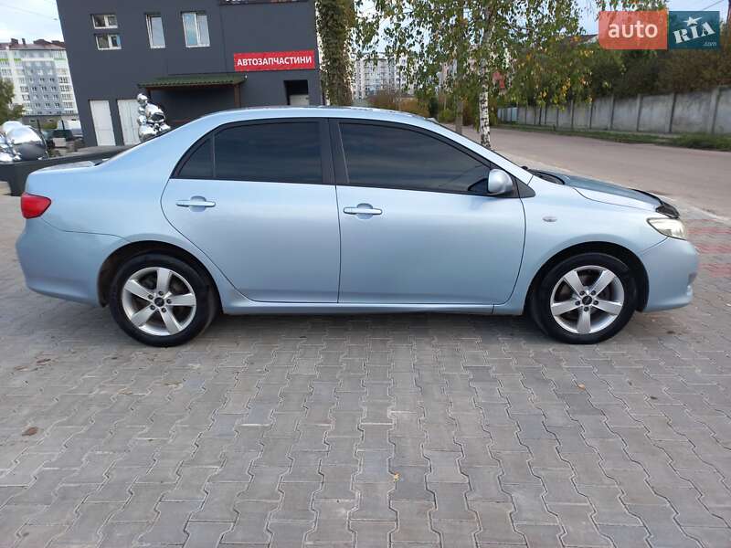 Седан Toyota Corolla 2007 в Золочеве