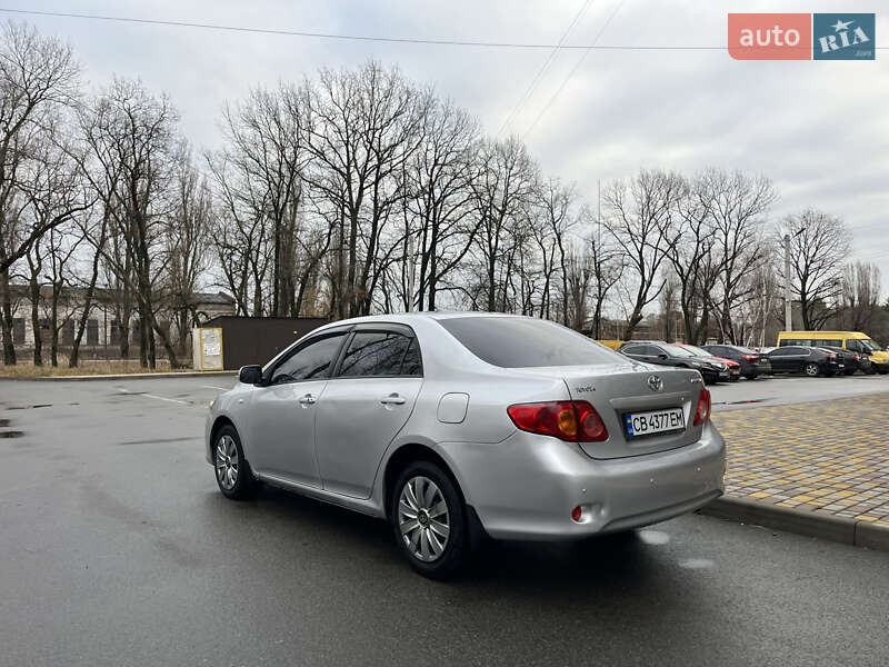 Седан Toyota Corolla 2008 в Чернигове