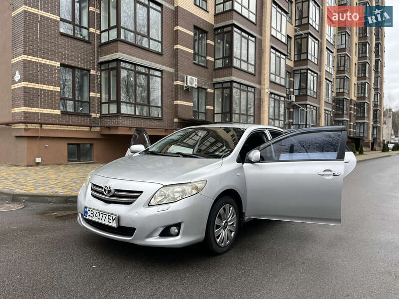 Седан Toyota Corolla 2008 в Чернигове