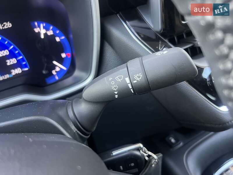Седан Toyota Corolla 2024 в Львове