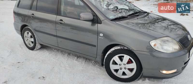 Универсал Toyota Corolla 2004 в Христиновке