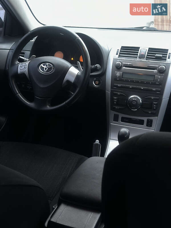 Седан Toyota Corolla 2008 в Киеве