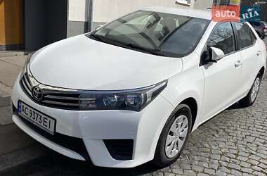 Седан Toyota Corolla 2013 в Луцьку