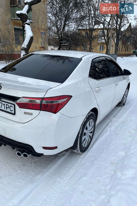 Седан Toyota Corolla 2016 в Краматорске