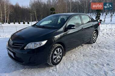 Седан Toyota Corolla 2012 в Хмельницькому